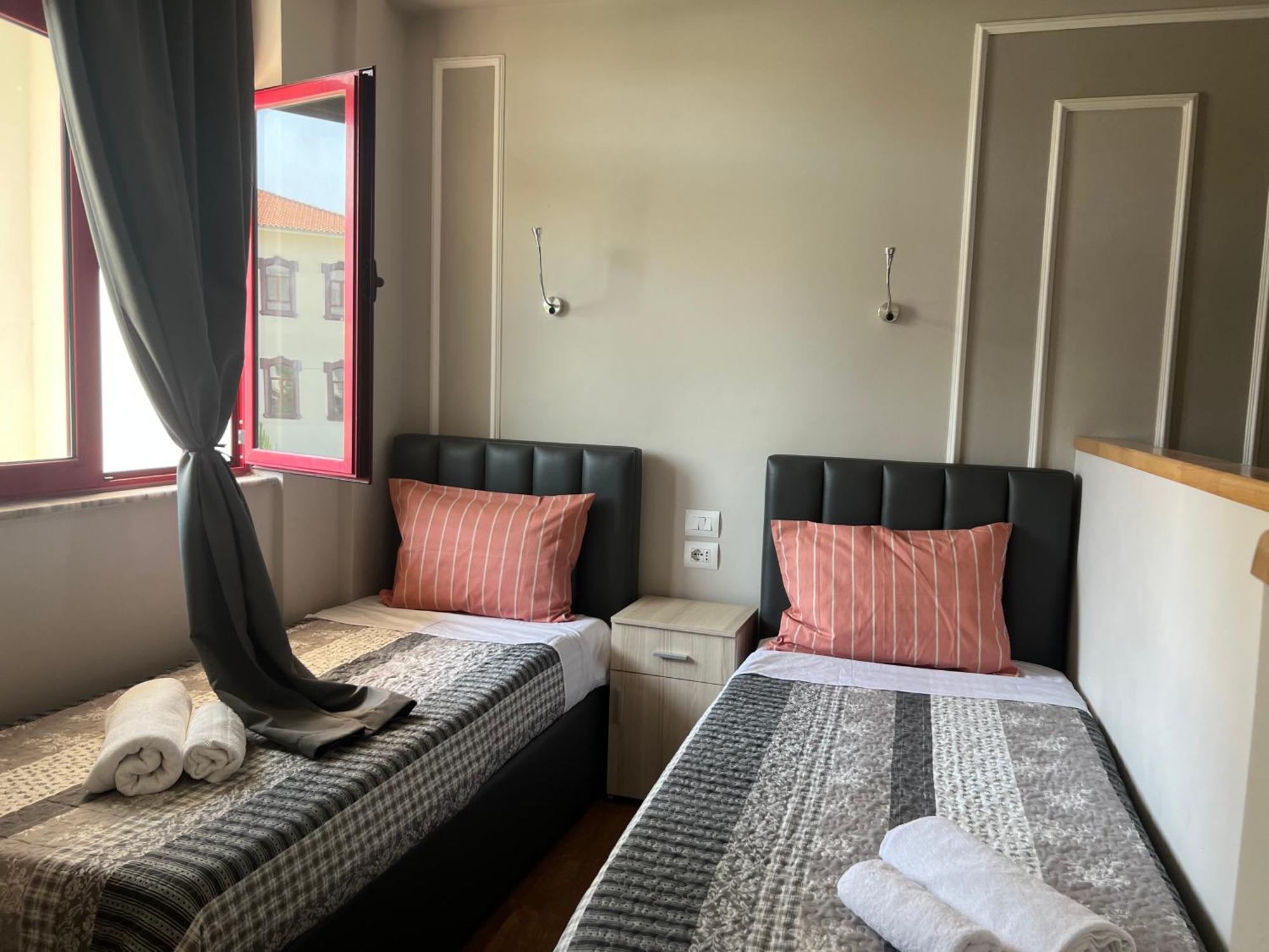 City Centre Rooms 4R Shkodër Buitenkant foto